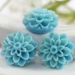 Light Blue Dahlia / Mums Flower Resin Cabochons..
