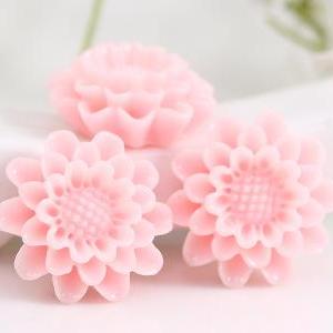 Light Pink Flower Resin Cabochons 4pc