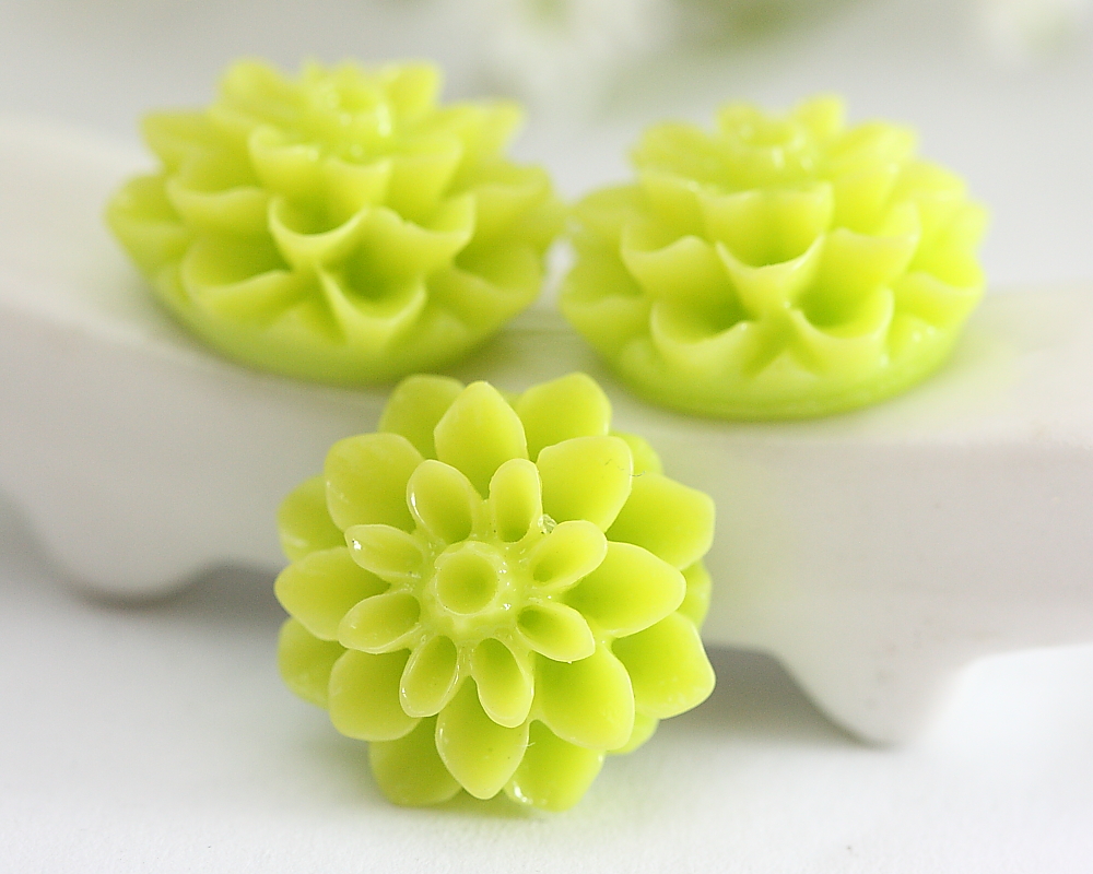 Lime Green Dahlia / Mums Flower Resin Cabochons 6pc