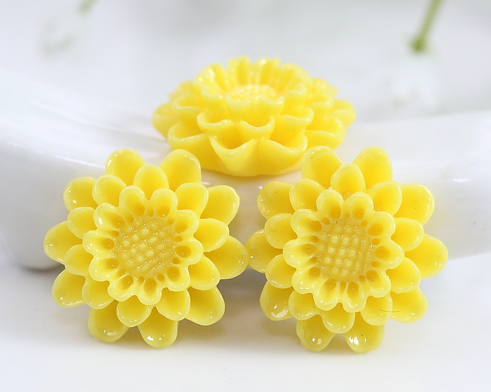 Yellow Flower Resin Cabochons 4pc