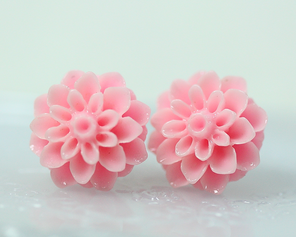 Light Pink Chrysanthemum Ear Posts, Bridal Jewelry, Bridesmaids Gift, Flowergirls Gift